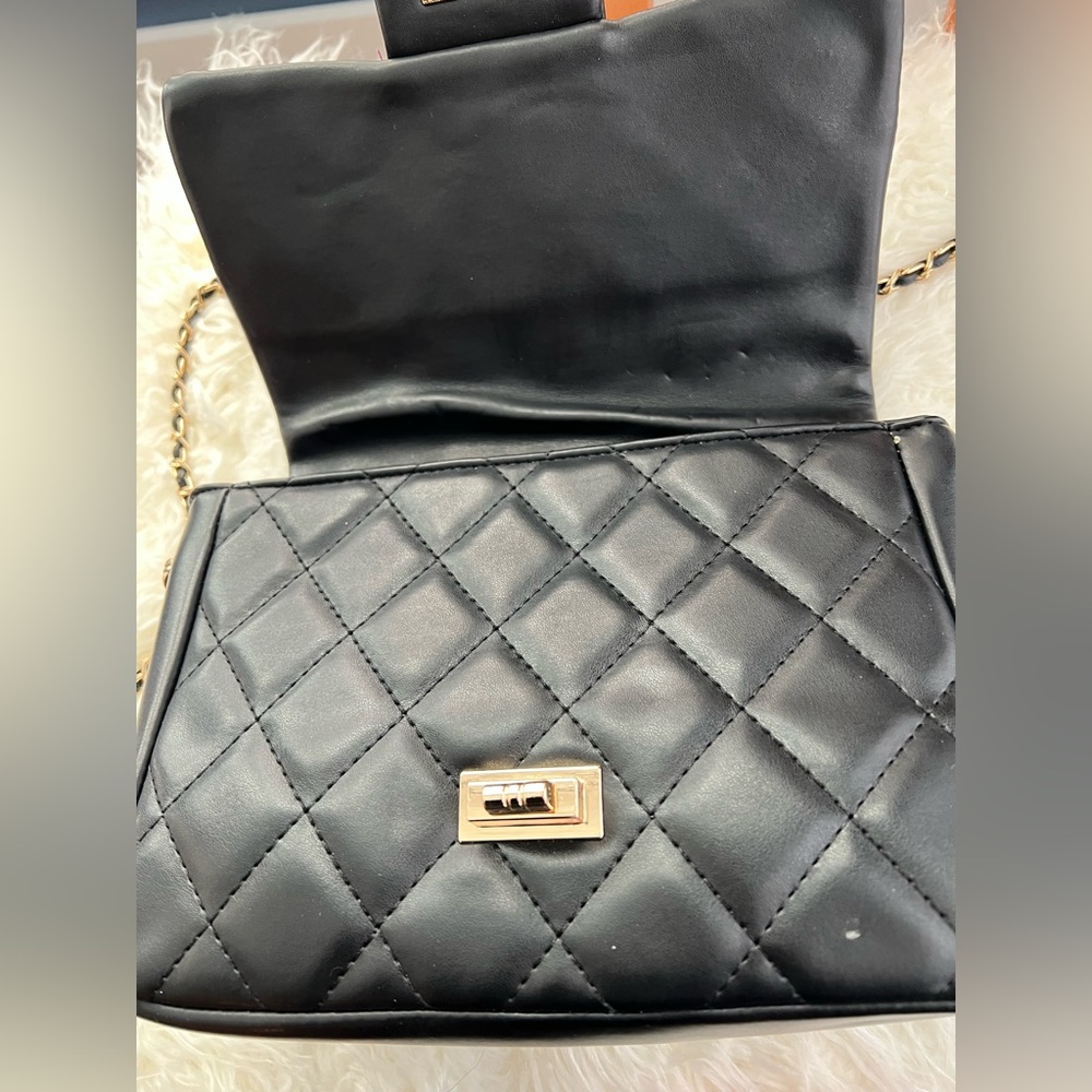 Quilted Black Leather Crossbody Shoulder Bag - Gold Hardware - Picture 3 of 8